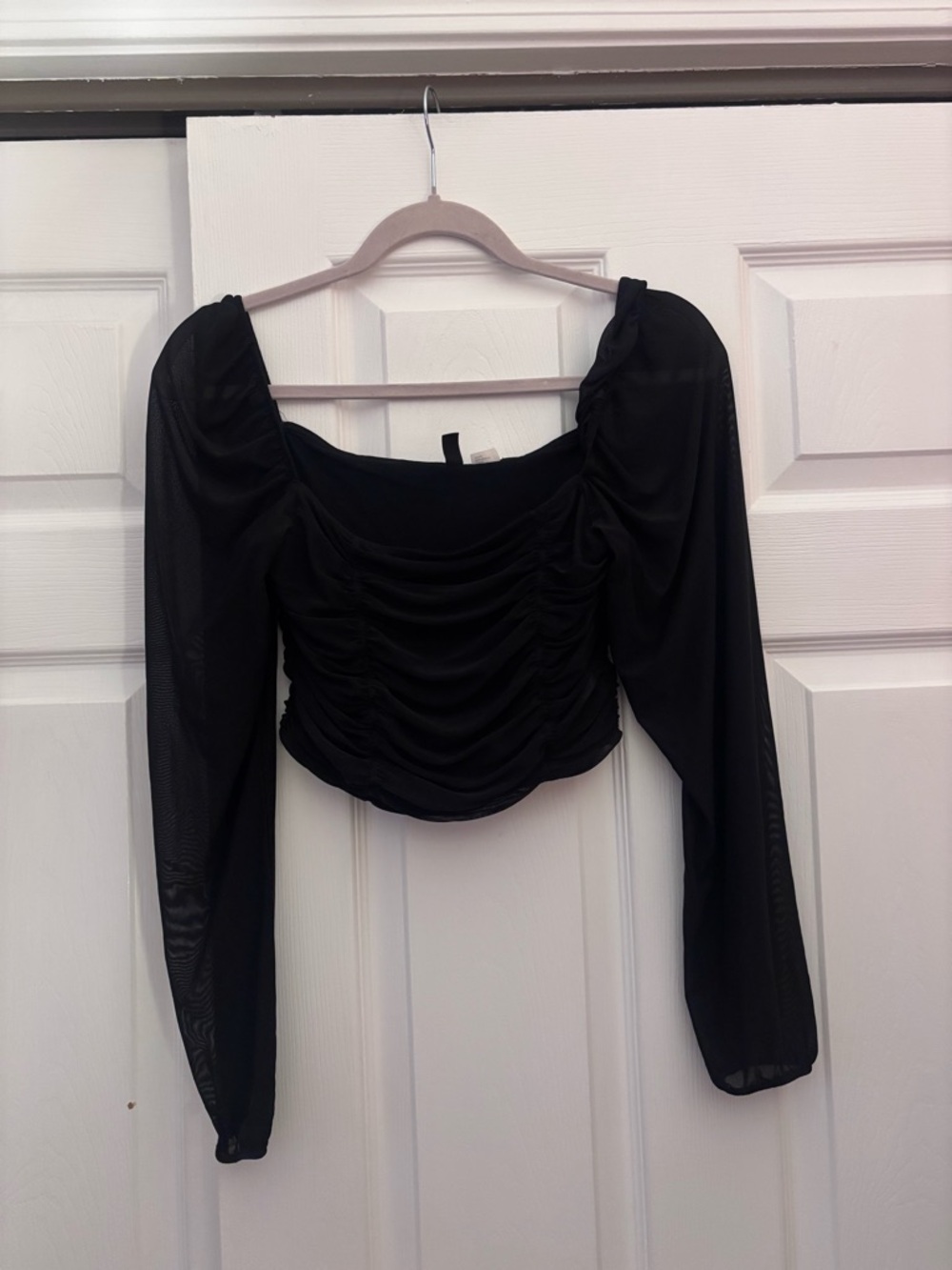 H&M Black Ruched Long-Sleeve Crop Top